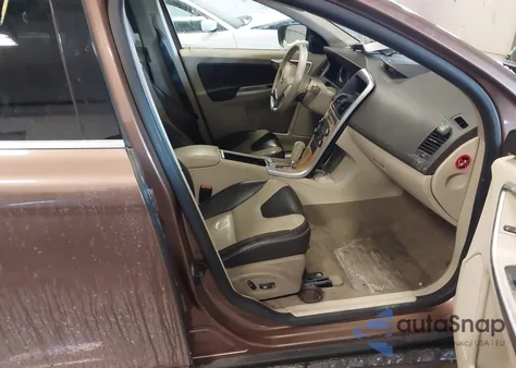 2011 Volvo Xc60 T6/T6 R-Design z USA, uszkodzony, nr VIN YV4902DZ3B2149678